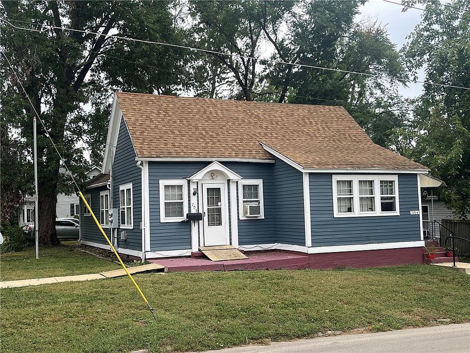 1st image of 703 10th St