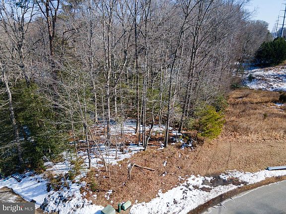 5th image of 8170 Inner Pl