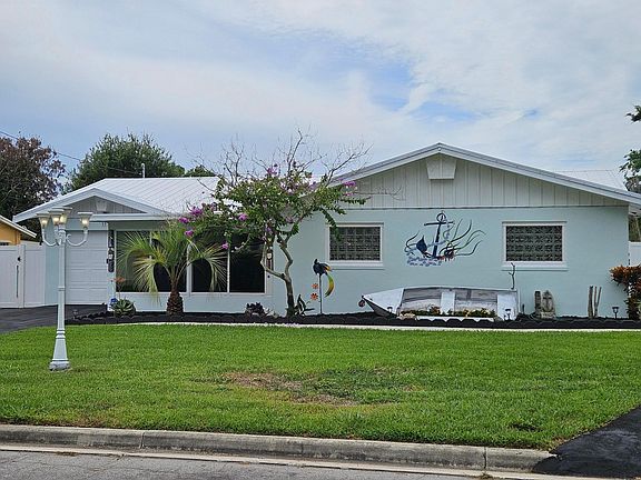 3rd image of 807 GRANDVIEW Boulevard