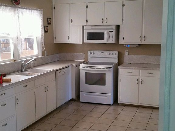 3rd image of 2322 Montezuma Rd