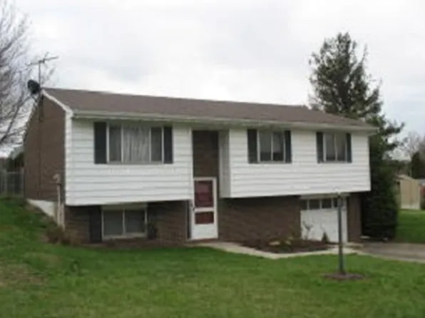 204 Barbara Ln, Connellsville, PA 15425