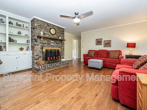 2nd image of 605 Dunmore Cir