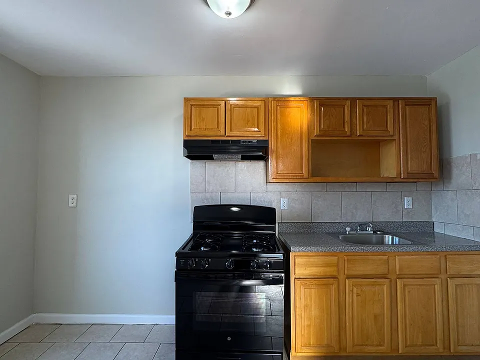 77-79 N 9th St #14