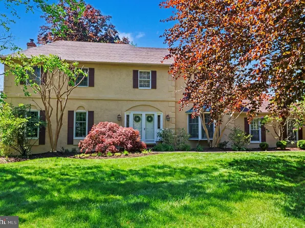 450 Dundee Dr, Blue Bell, PA 19422