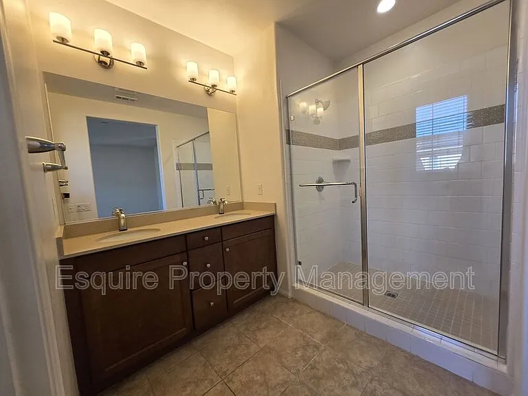 433 Castiano St — Photo 32