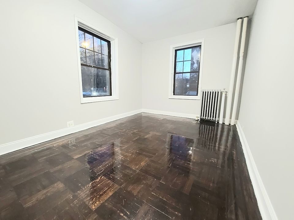 2nd image of 2820 Barker Ave #J1