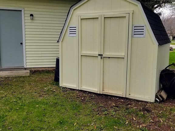 3rd image of 15 Barrington Ct