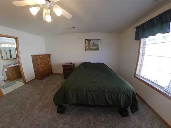 2nd image of 422 W Side Dr Floor 2