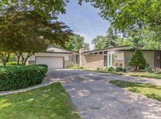 140 Cambridge Ave, Holland, MI 49423