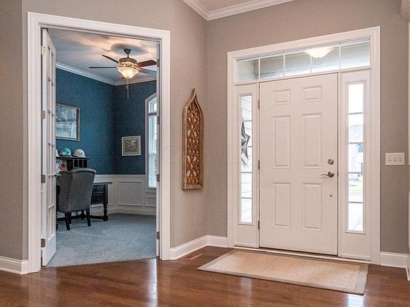 5th image of 941 Suzanne Way