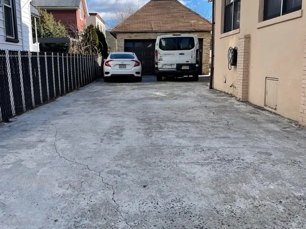 1606-1608 Central Avenue image 2 of 9