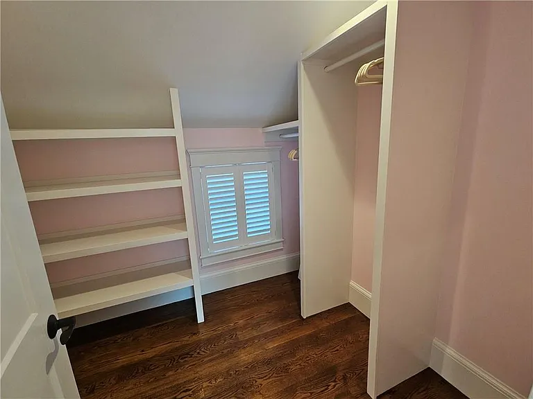 209 Coggeshall Ave — Photo 32