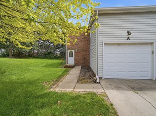 1532 Hunt Dr APT A, Normal, IL 61761