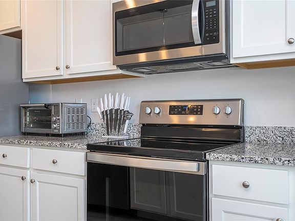 5th image of 16237 Admirals Cove Ln