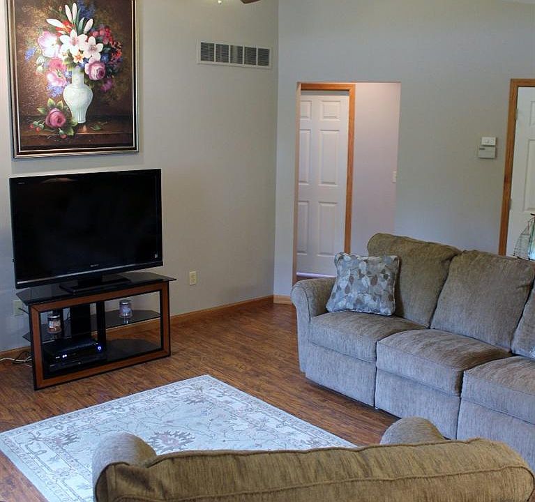 1st image of 302 Glendale Blvd