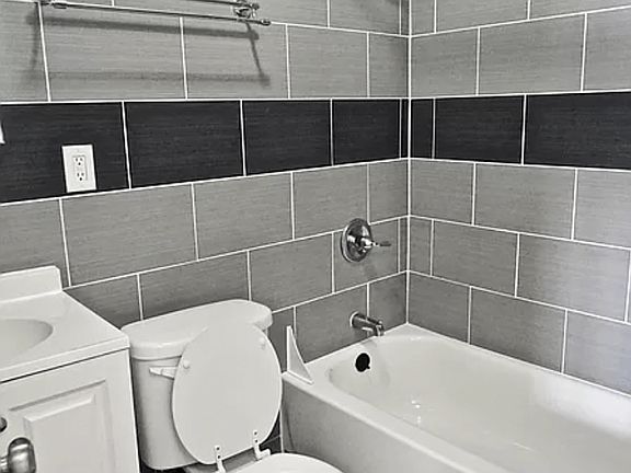 4th image of 441 E 154th St #A