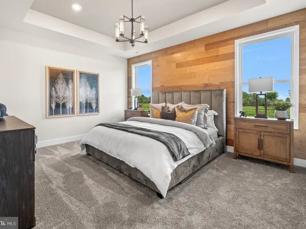 1083 Virdin Dr, Smyrna, DE 19977