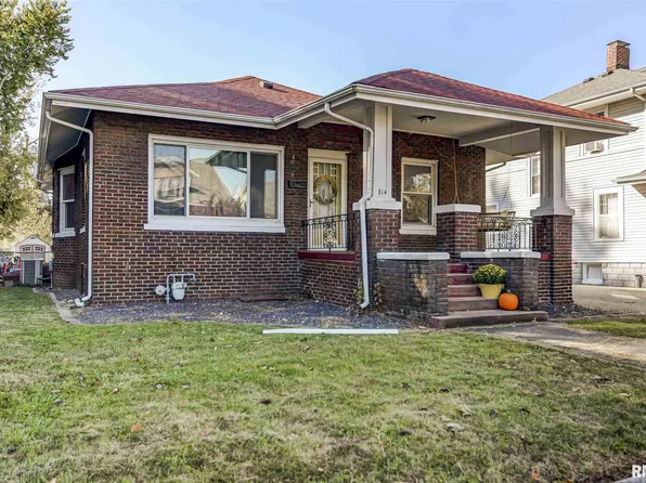 814 W Vine St, Taylorville, IL 62568