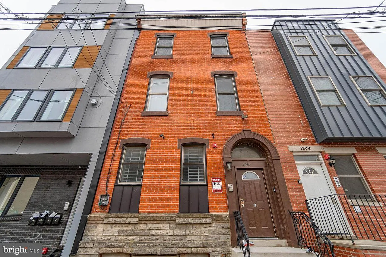 1806 W Berks St — Photo 2