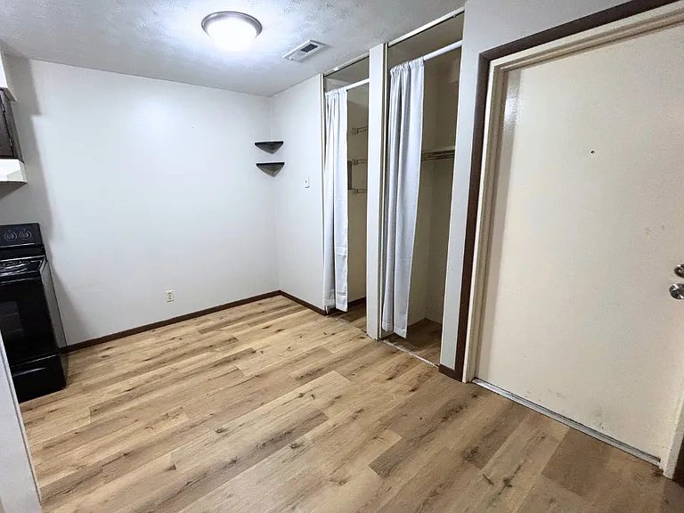 601 Oak Glen Dr #6 — Photo 3
