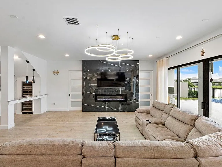 17057 Watersprite Lakes Rd — Photo 13