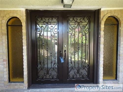4th image of 501 Woodbriar Ln
