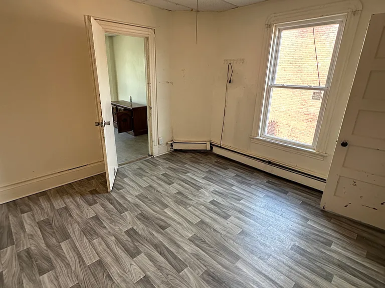 27 Mortson St #3E — Photo 11