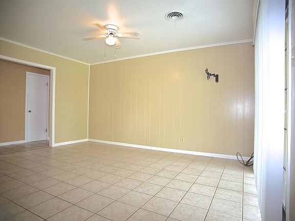 3rd image of 6335 Carnation Dr