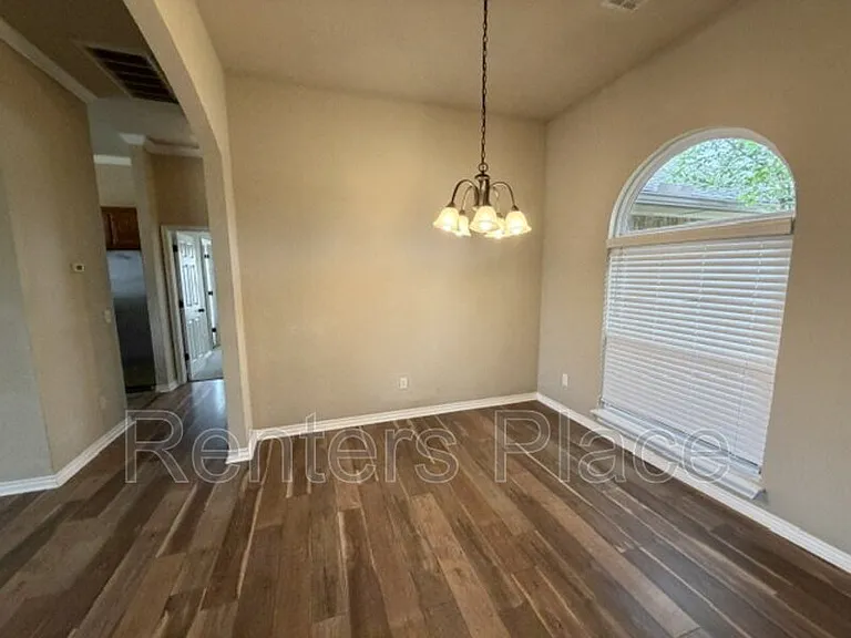 12620 Williamsport Ave — Photo 6