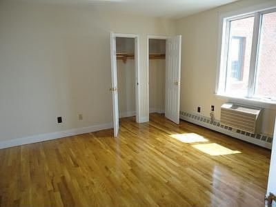 4th image of 586 President St APT 3D