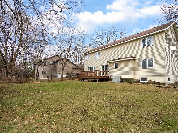 4th image of 2347 Hillwood Dr E