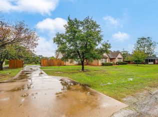 2712 N Hill Ter, Cleburne, TX 76031
