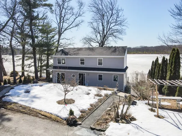 207 White Pond Rd, Lancaster, MA 01523