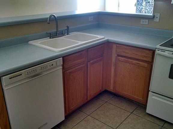 4th image of 1058 S Wildrose Cir