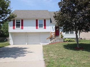 955 N Walnut St, Olathe, KS 66061