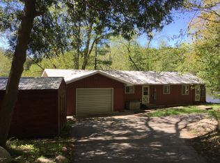 9821 S Miramichi Dr, Evart, MI 49631