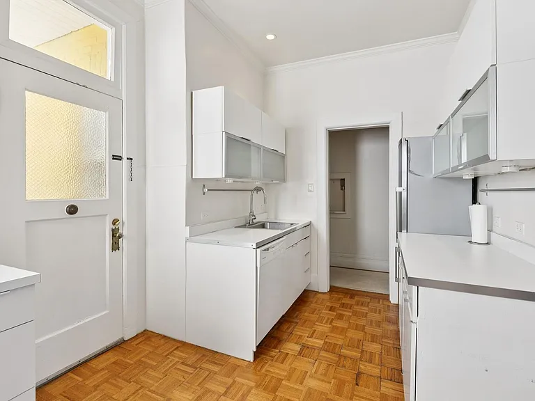 304 Walnut St — Photo 24