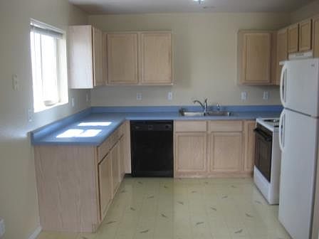 3rd image of 705 Mantle Dr APT D