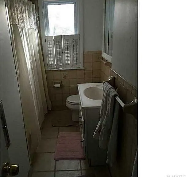 31 Addison Ave — Photo 2