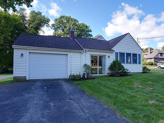 3rd image of 122 Maple St