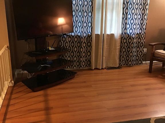 5th image of 2085 Charlotte Dr NE