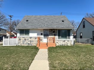 18009 Stephens Dr, Eastpointe, MI 48021