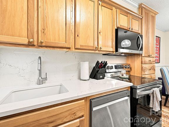 5th image of 71 Shepard Sq Unit 303