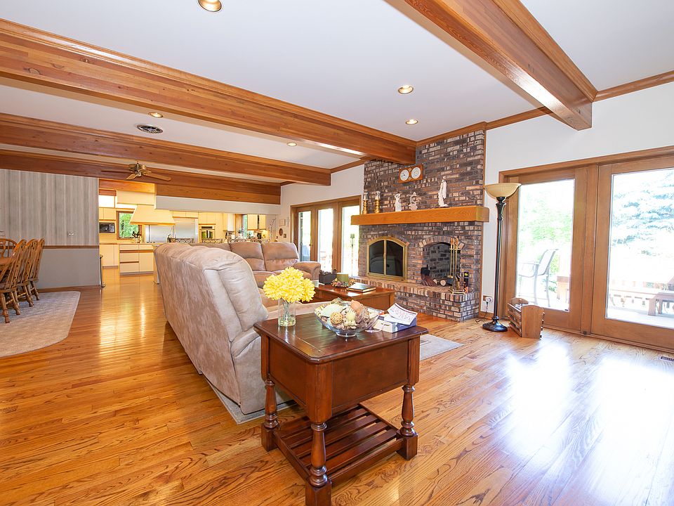 1st image of 14 Meadowood Dr