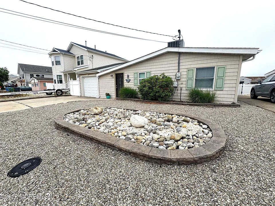 63 Lawrence Dr