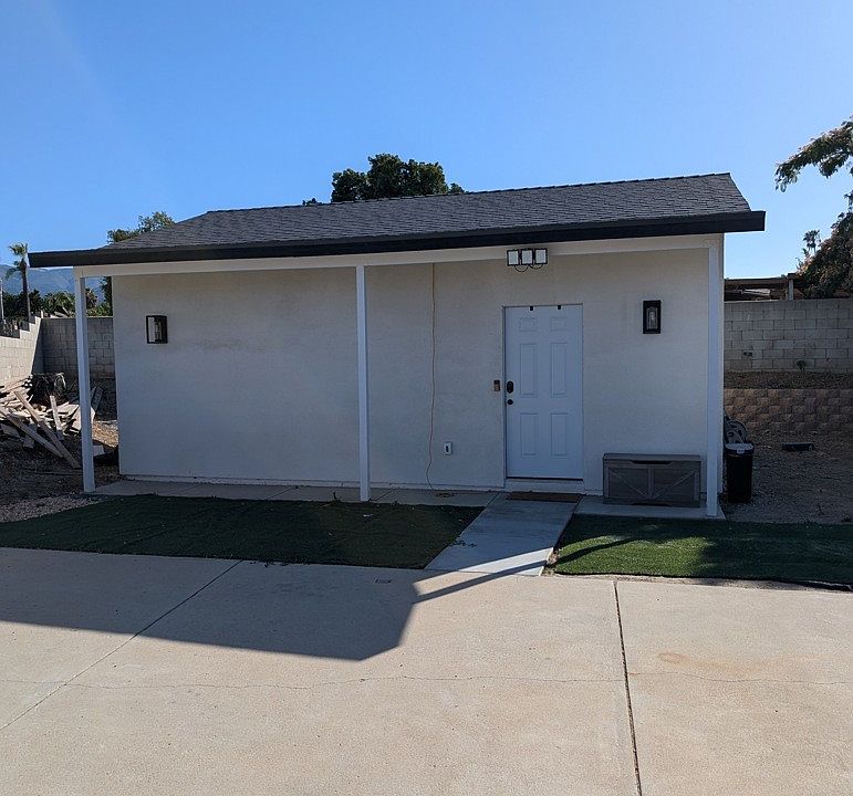 1st image of 1662 Kellogg Ave Unit 2