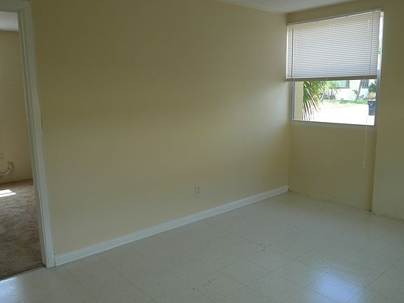 2nd image of 1242 19th Ave N APT 15