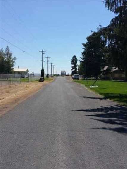 2nd image of 2764 Rd A NE