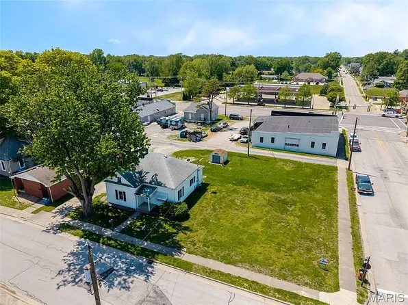 105 N Donk Ave, Maryville, IL 62062