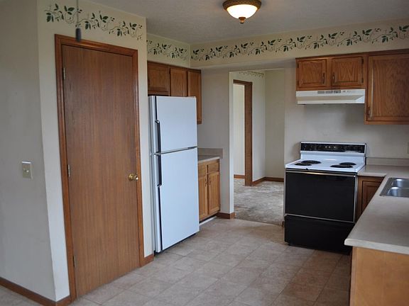 5th image of 4694 Aspen Dr